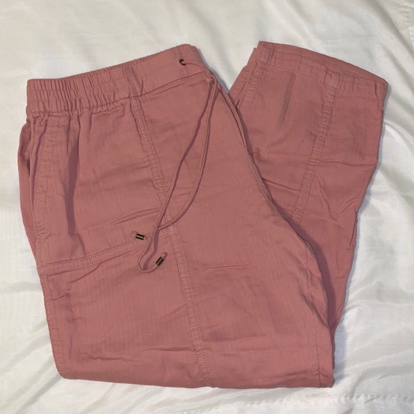 Old Navy Twill Cropped Pants - Picture 3 of 4